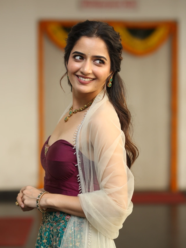 Ashika Ranganath Dimple Hayathi Shines in Bhartha Mahasayulaku Wignyapthi Promotions