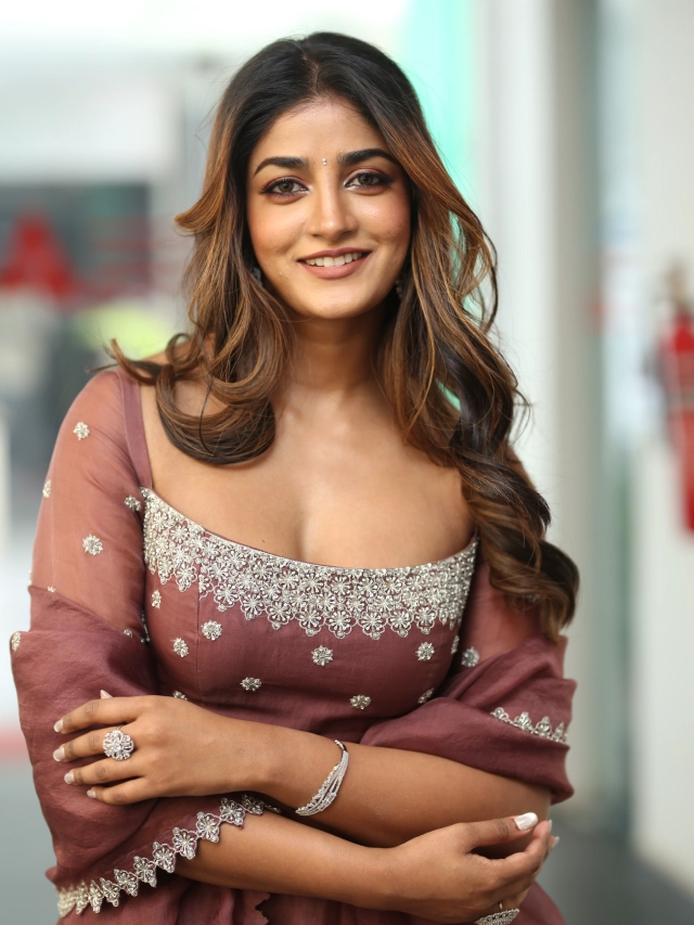 Ashika Ranganath Dimple Hayathi Shines in Bhartha Mahasayulaku Wignyapthi Promotions