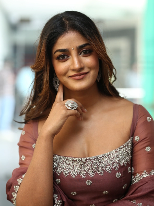 Ashika Ranganath Dimple Hayathi Shines in Bhartha Mahasayulaku Wignyapthi Promotions