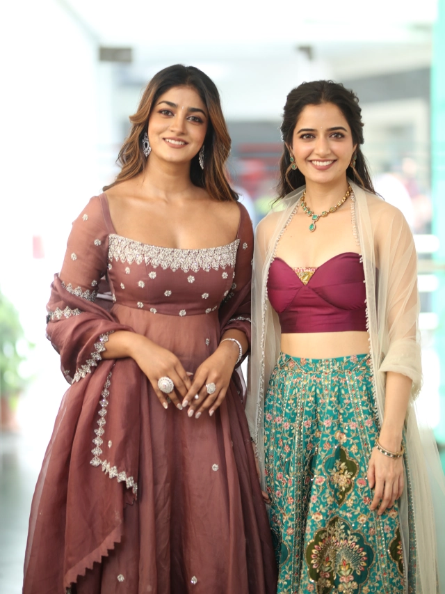 Ashika Ranganath Dimple Hayathi Shines in Bhartha Mahasayulaku Wignyapthi Promotions
