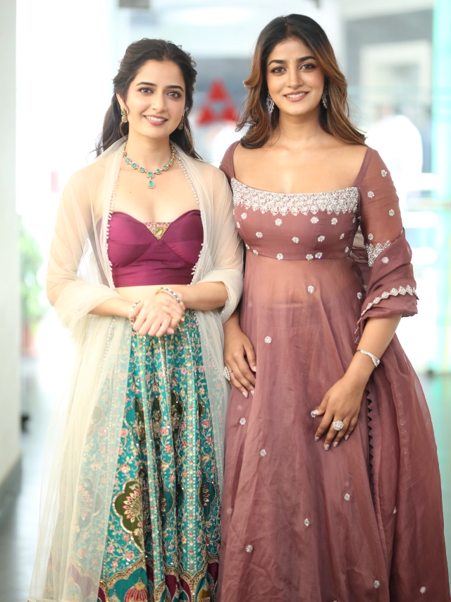 Ashika Ranganath Dimple Hayathi Shines in Bhartha Mahasayulaku Wignyapthi Promotions