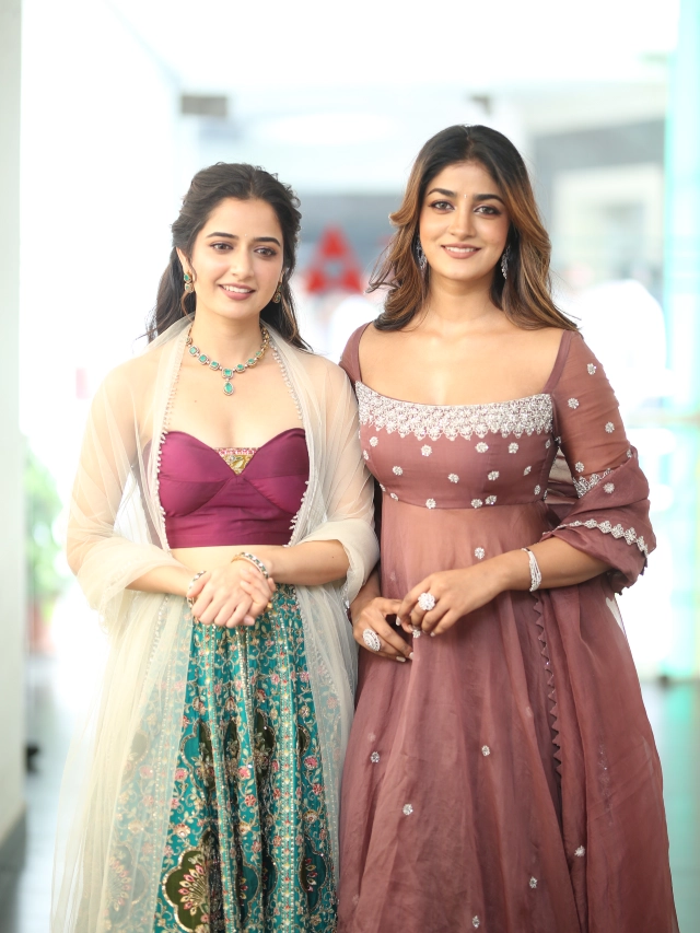 Ashika Ranganath Dimple Hayathi Shines in Bhartha Mahasayulaku Wignyapthi Promotions