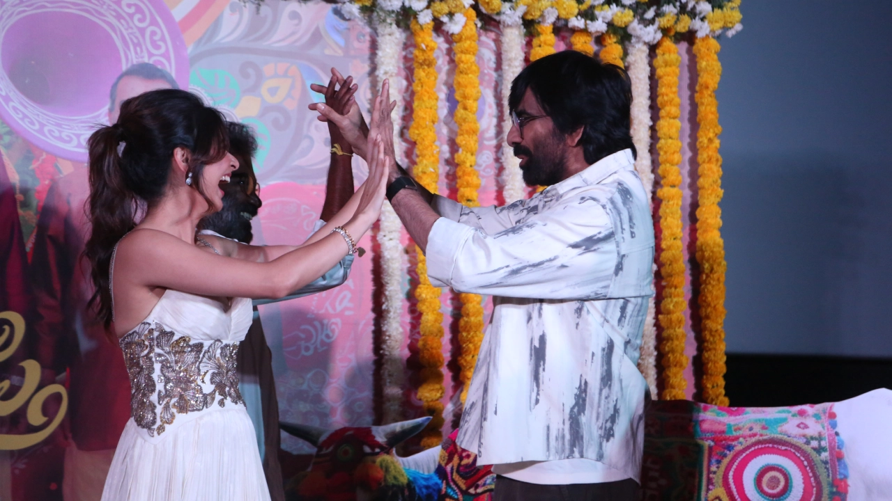 Bhartha Mahasayulaku Wignyapthi Trailer Event Photos