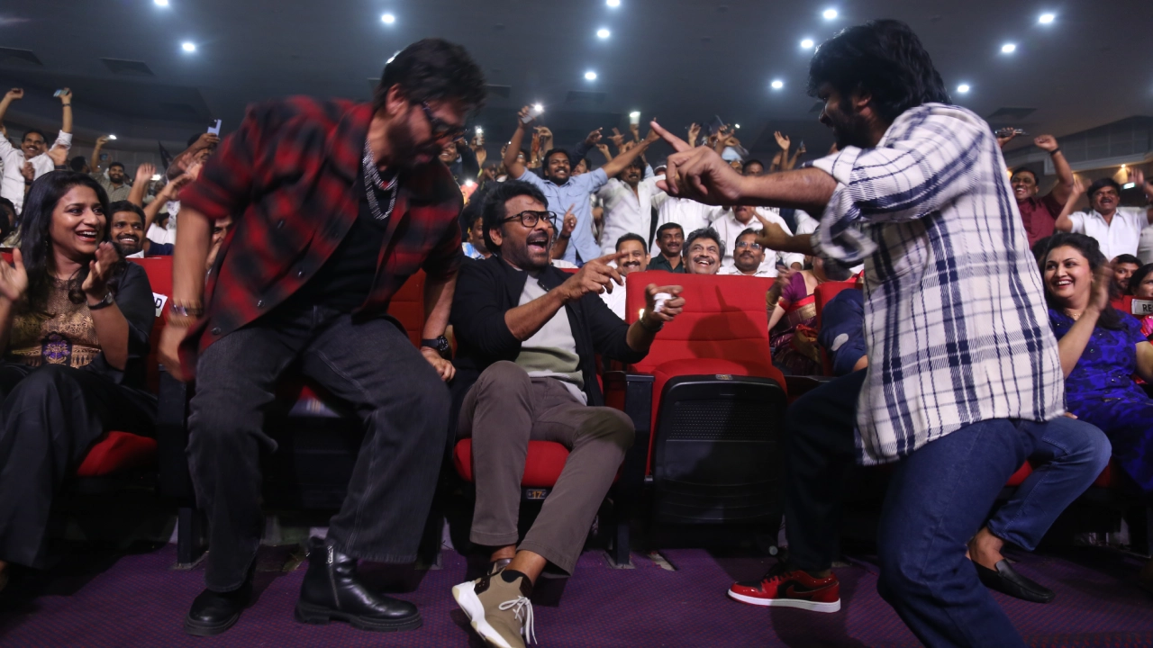 Chiranjeevi Venkatesh Enjoying in Mana Shankaravaraprasad Garu Pre Release Event