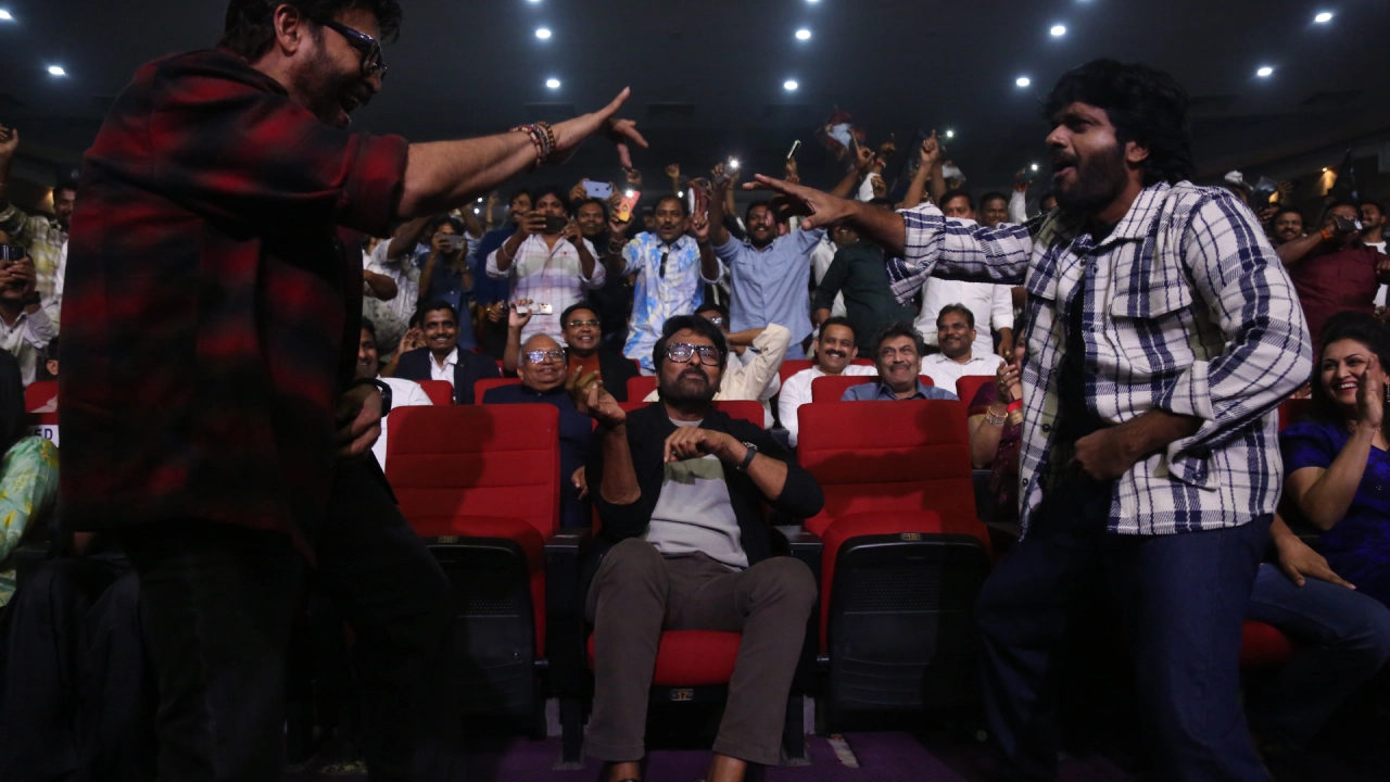 Chiranjeevi Venkatesh Enjoying in Mana Shankaravaraprasad Garu Pre Release Event