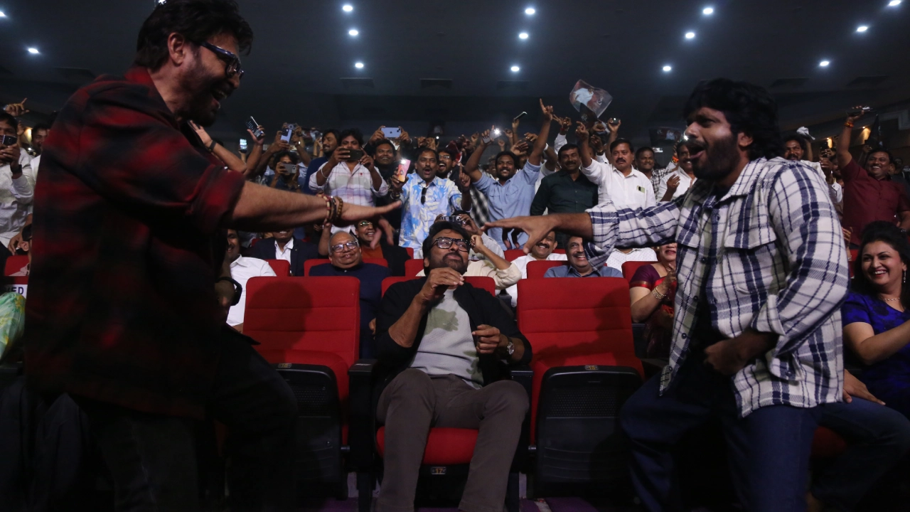 Chiranjeevi Venkatesh Enjoying in Mana Shankaravaraprasad Garu Pre Release Event