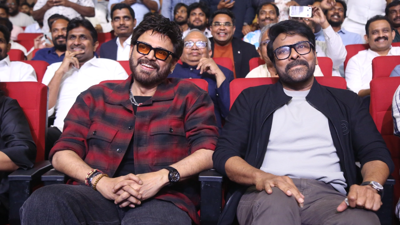 Chiranjeevi Venkatesh Enjoying in Mana Shankaravaraprasad Garu Pre Release Event