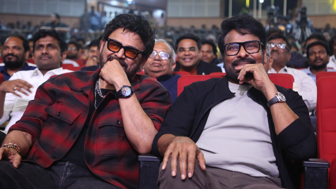 Chiranjeevi Venkatesh Enjoying in Mana Shankaravaraprasad Garu Pre Release Event