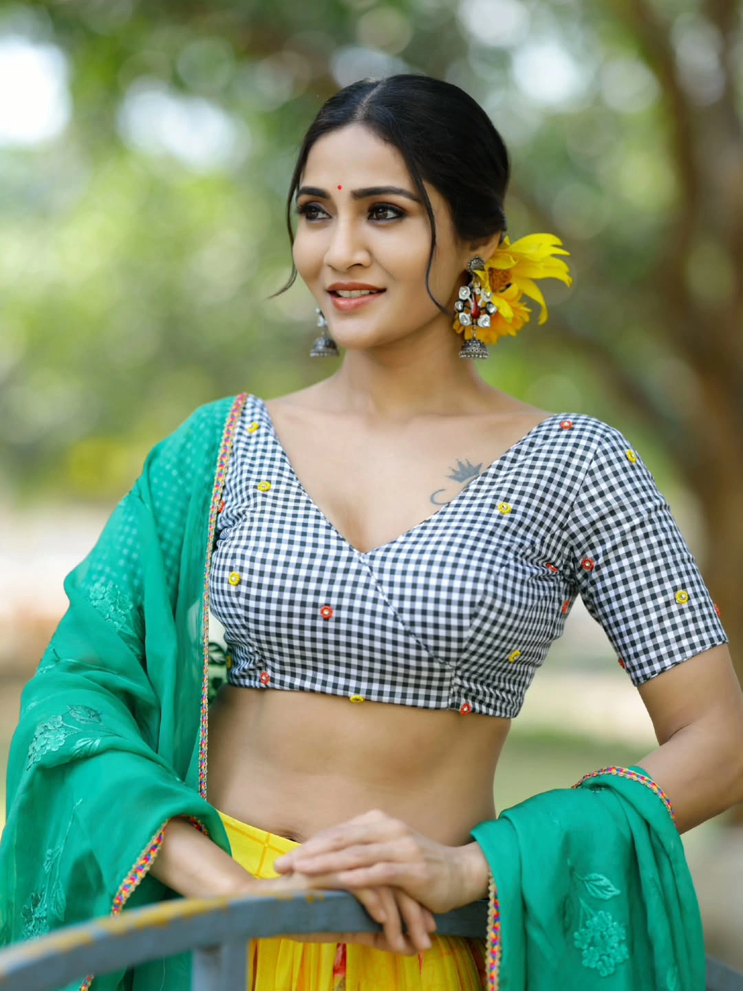 Gayathri Simhadri Karthika Deepam Serial Artist Photos