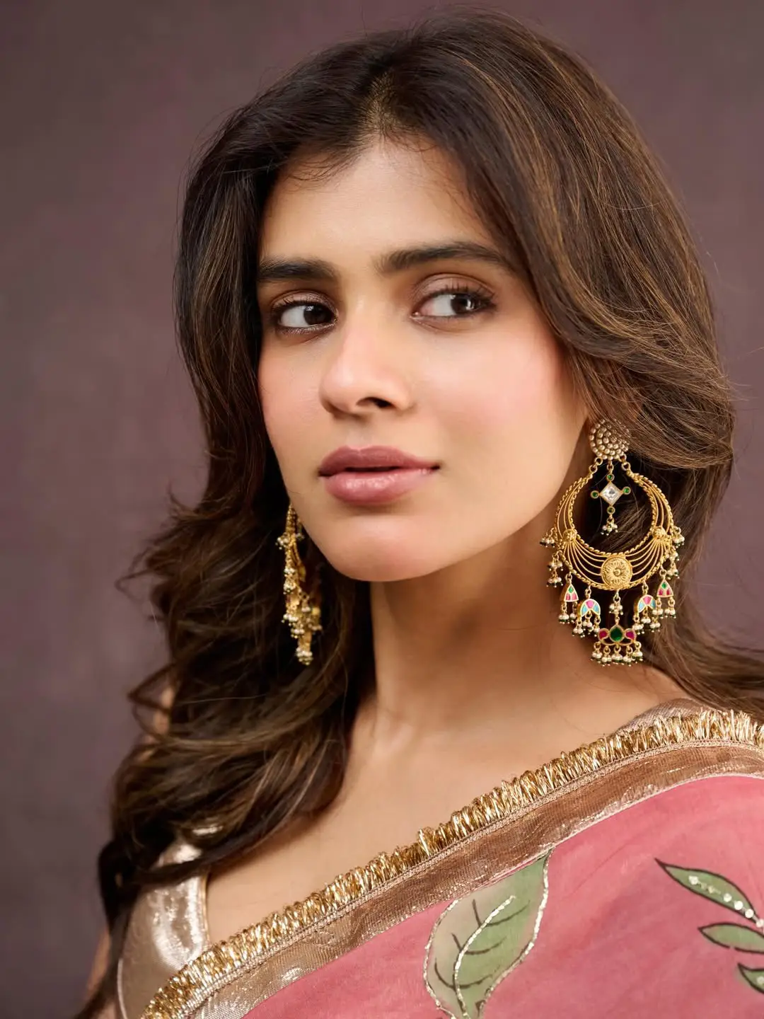 Hebah Patel latest glamorous photos (1)