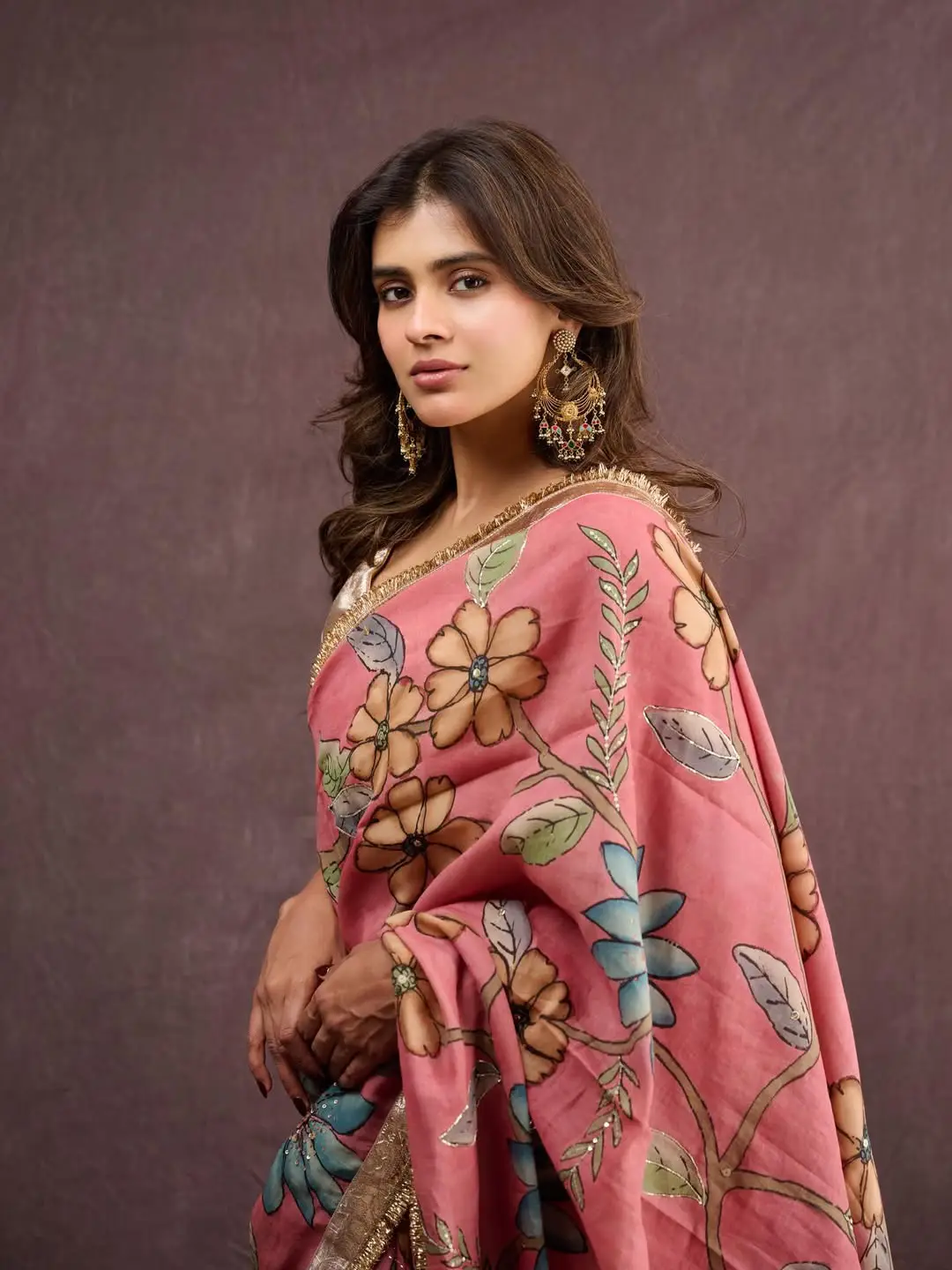 Hebah Patel latest glamorous photos (1)