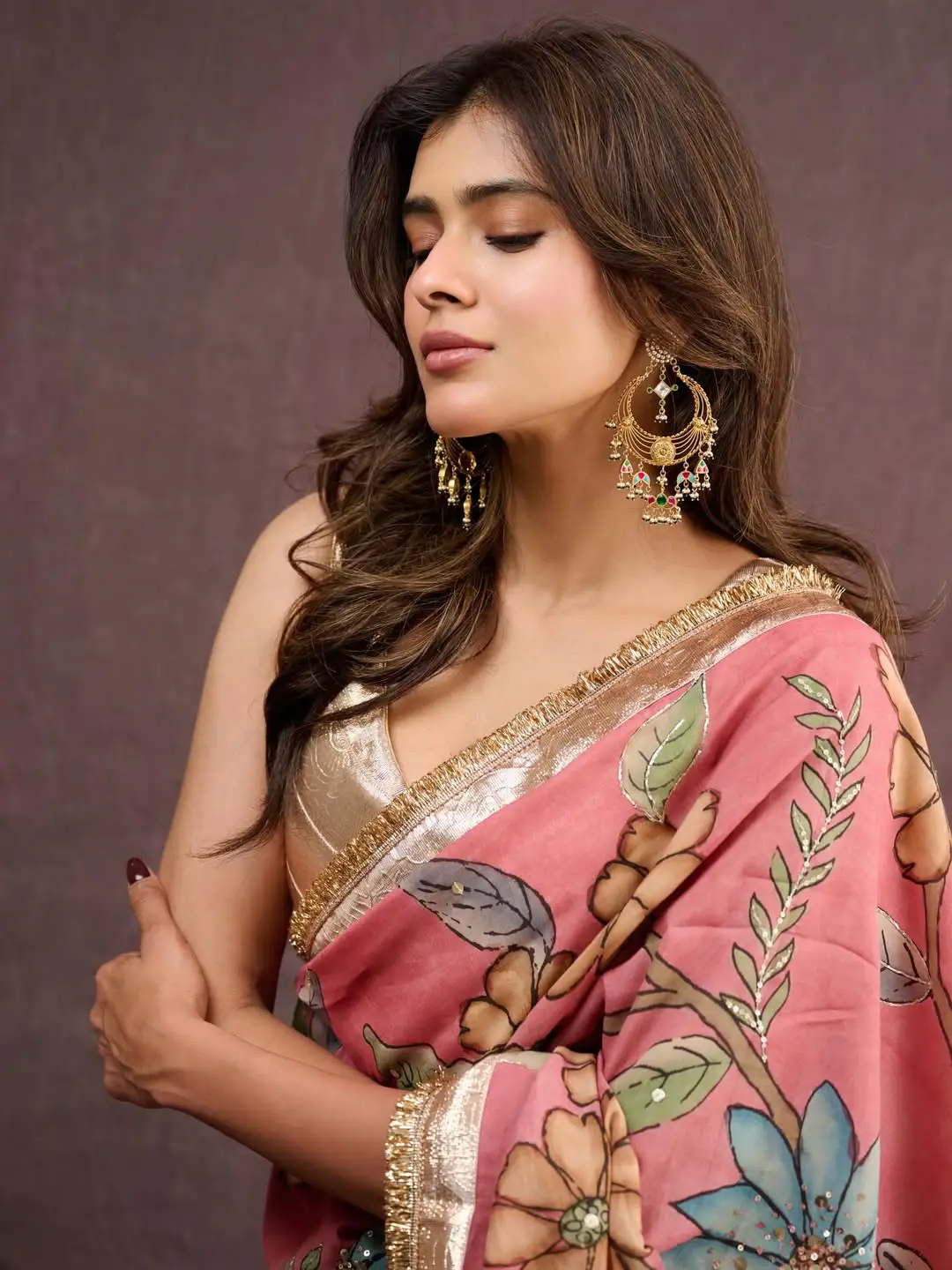 Hebah Patel latest glamorous photos (1)