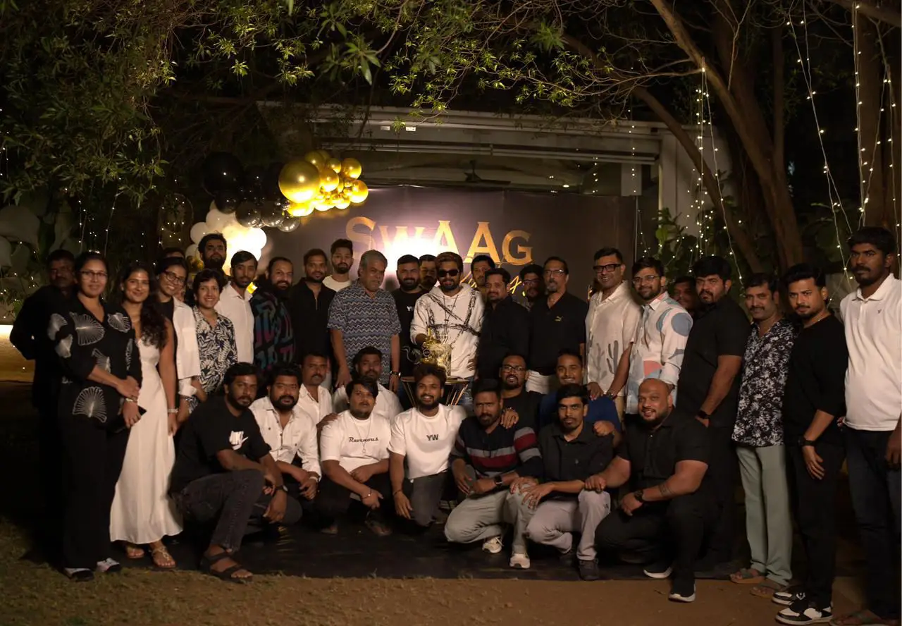 Icon Star Allu Arjun New Year celebrations (1)