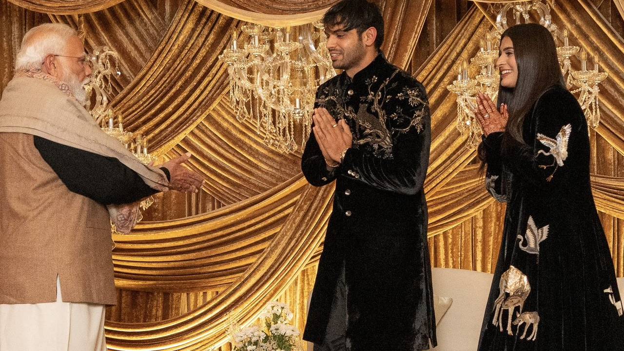 Neeraj Chopra : పెళ్లైన సంవత్సరానికి రిసెప్షన్.. పీఎం మోదీసహా ప్రముఖులు హాజరు.. ఫొటోలు వైరల్