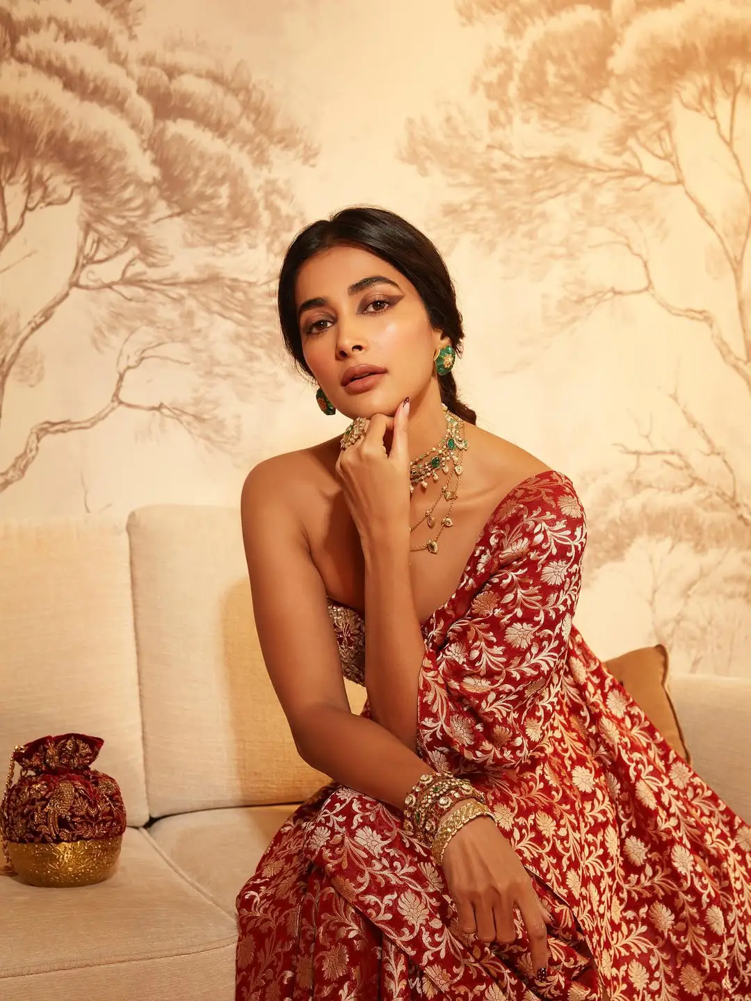 Pooja Hegde latest glamour photos (1)