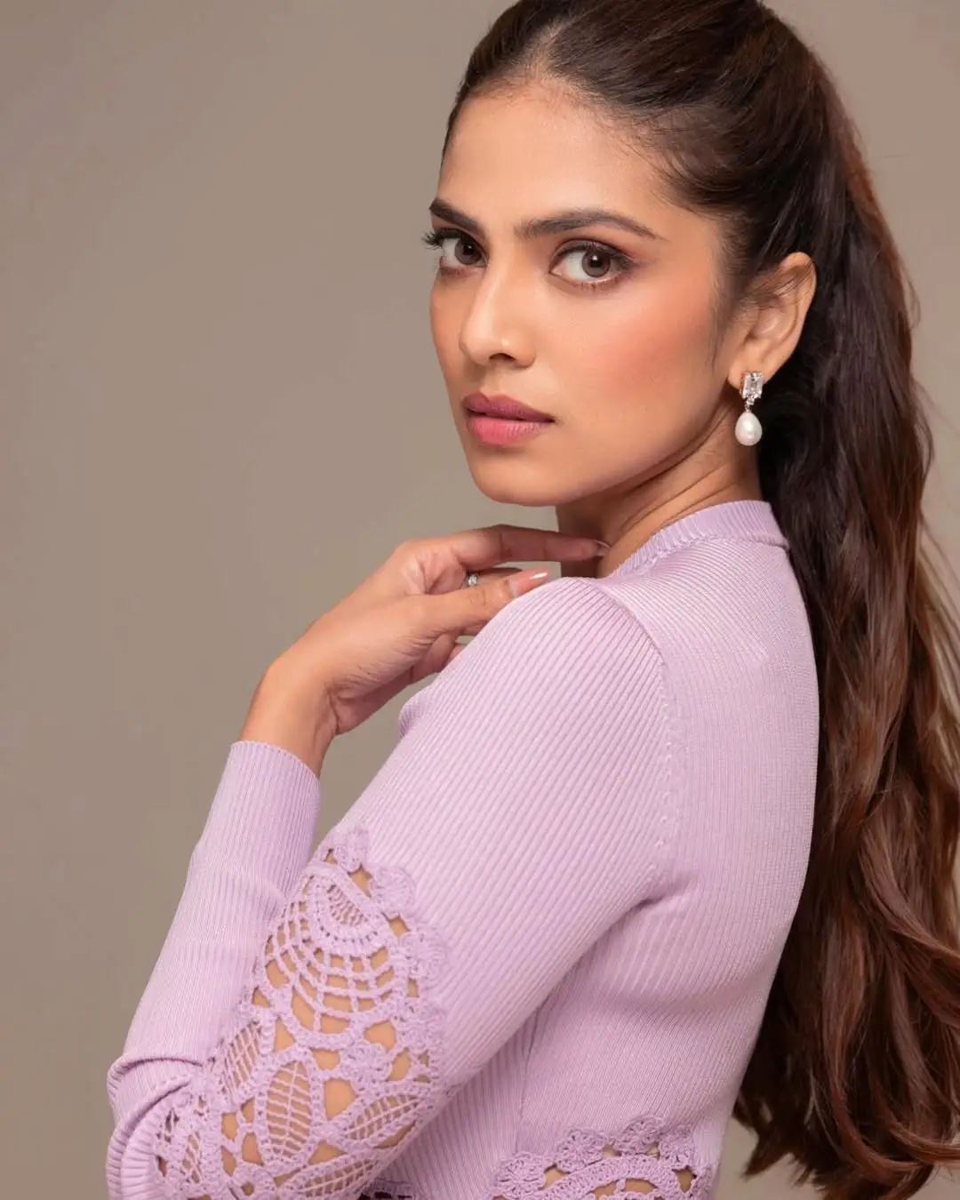 Raja Saab beauty Malavika Mohanan latest photos (1)