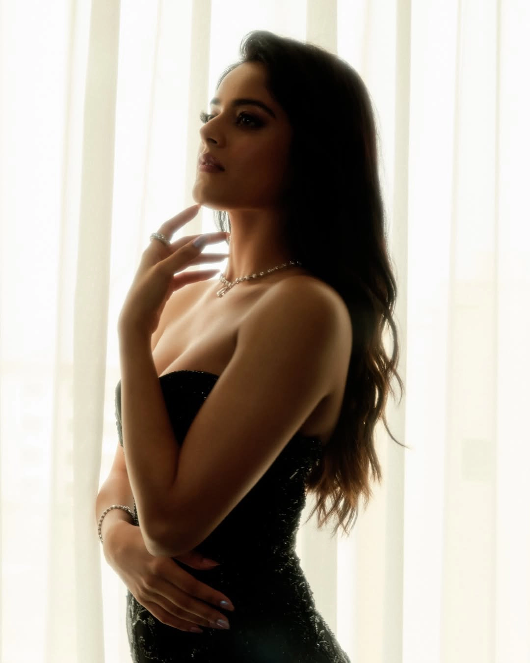 Riddhi Kumaar Stunning Looks in Black Dress