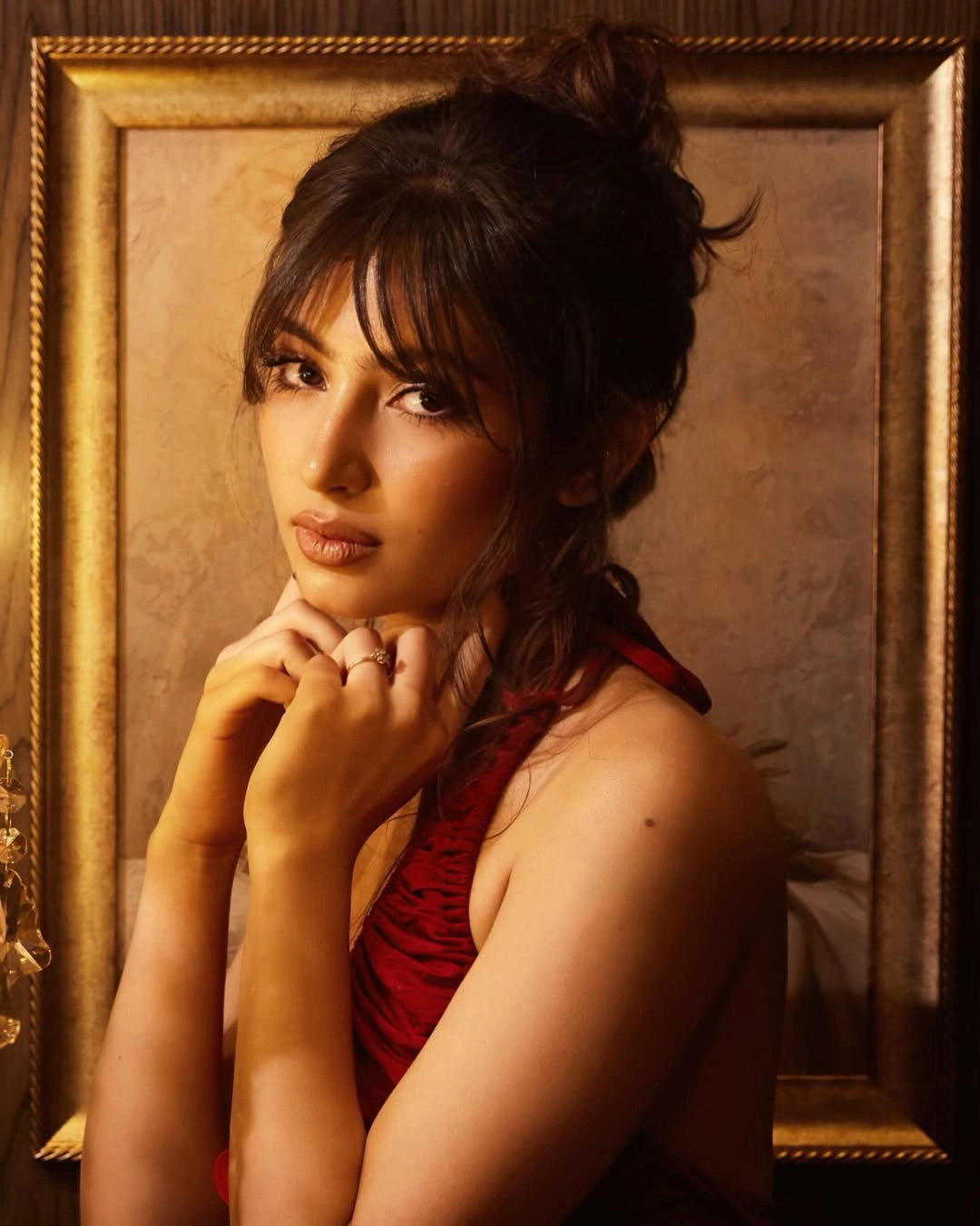 Dhurandhar Actress Sara Arjun Sizzling Poses