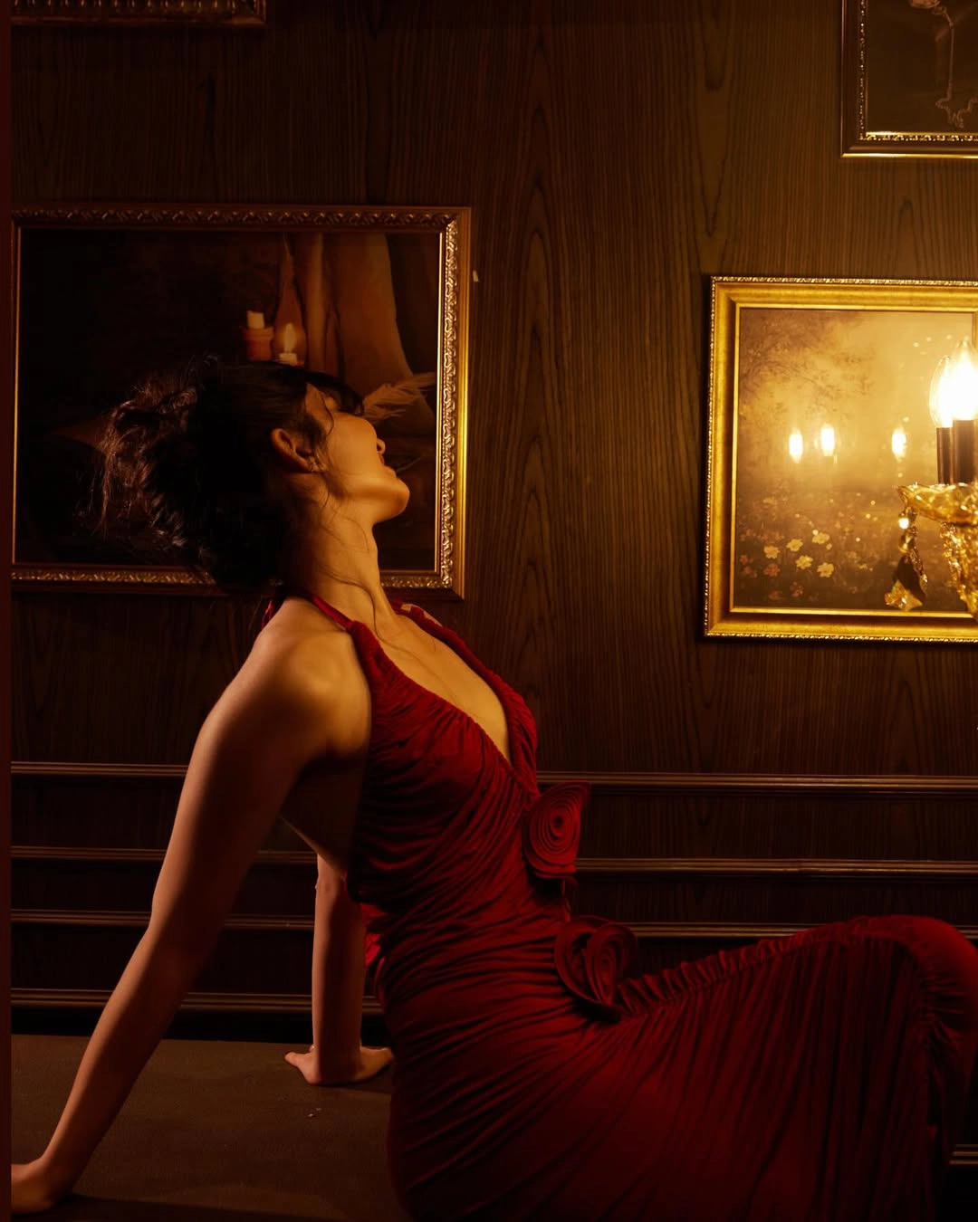 Dhurandhar Actress Sara Arjun Sizzling Poses