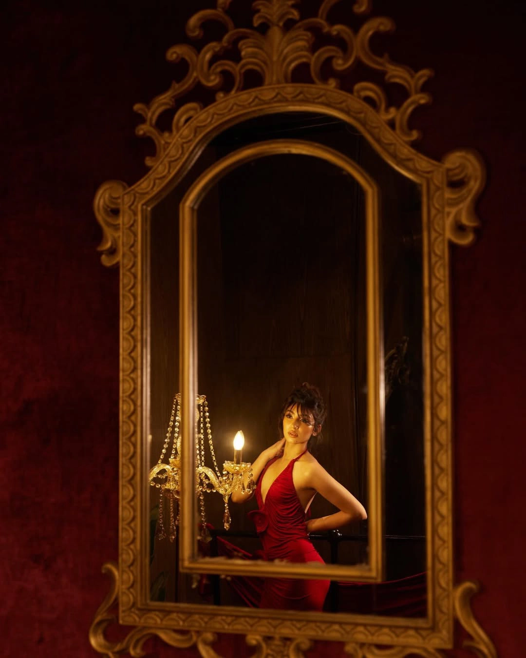 Dhurandhar Actress Sara Arjun Sizzling Poses