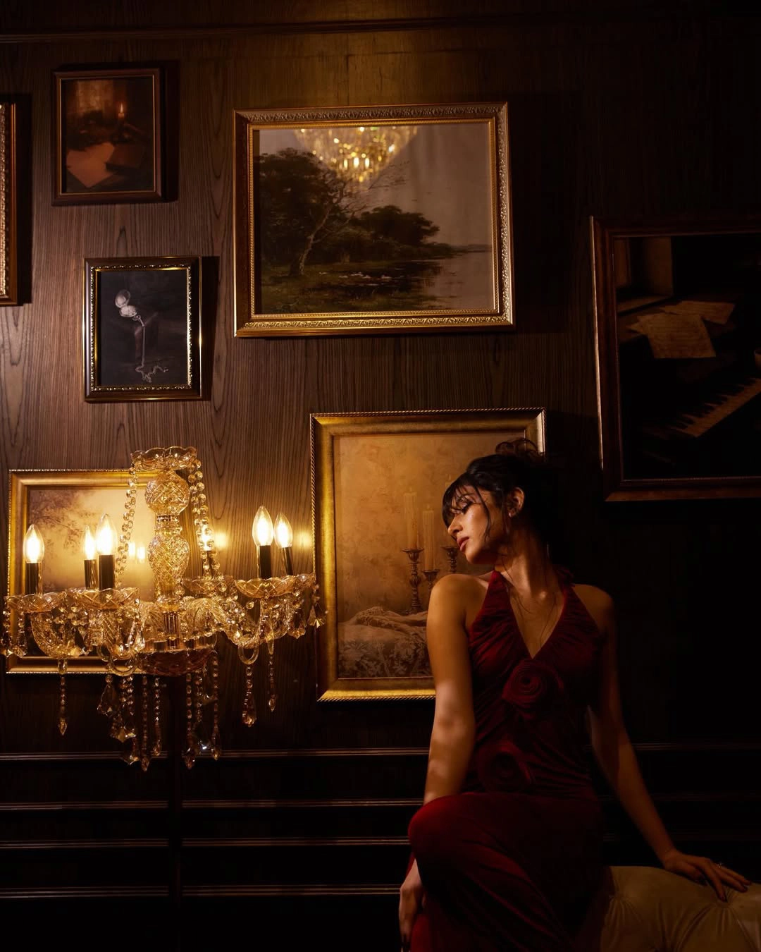 Dhurandhar Actress Sara Arjun Sizzling Poses