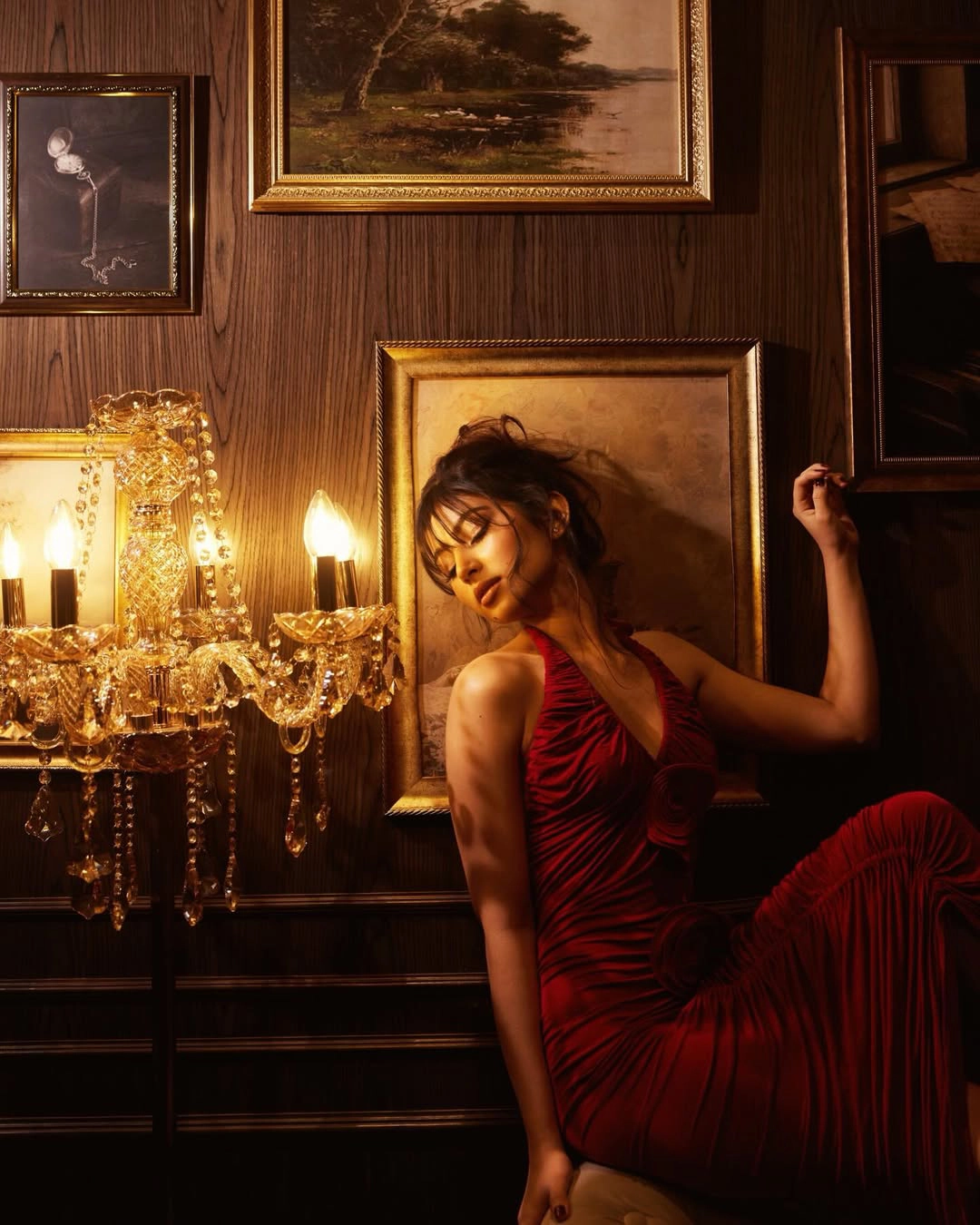 Dhurandhar Actress Sara Arjun Sizzling Poses