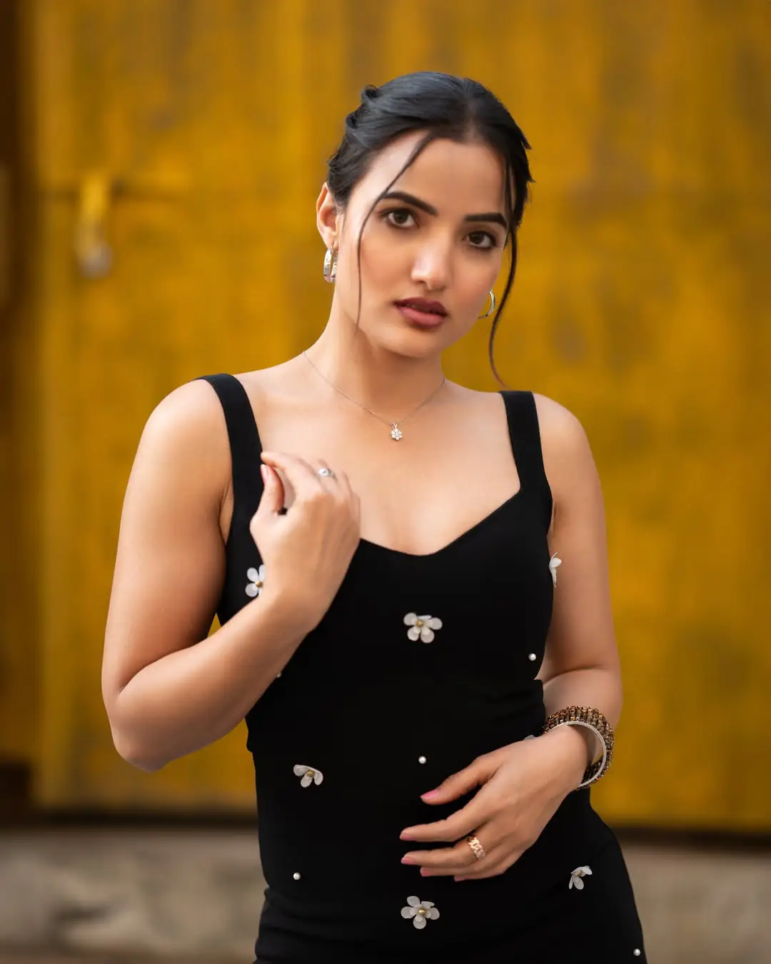 Siri Hanumanth latest glamour photos (1)