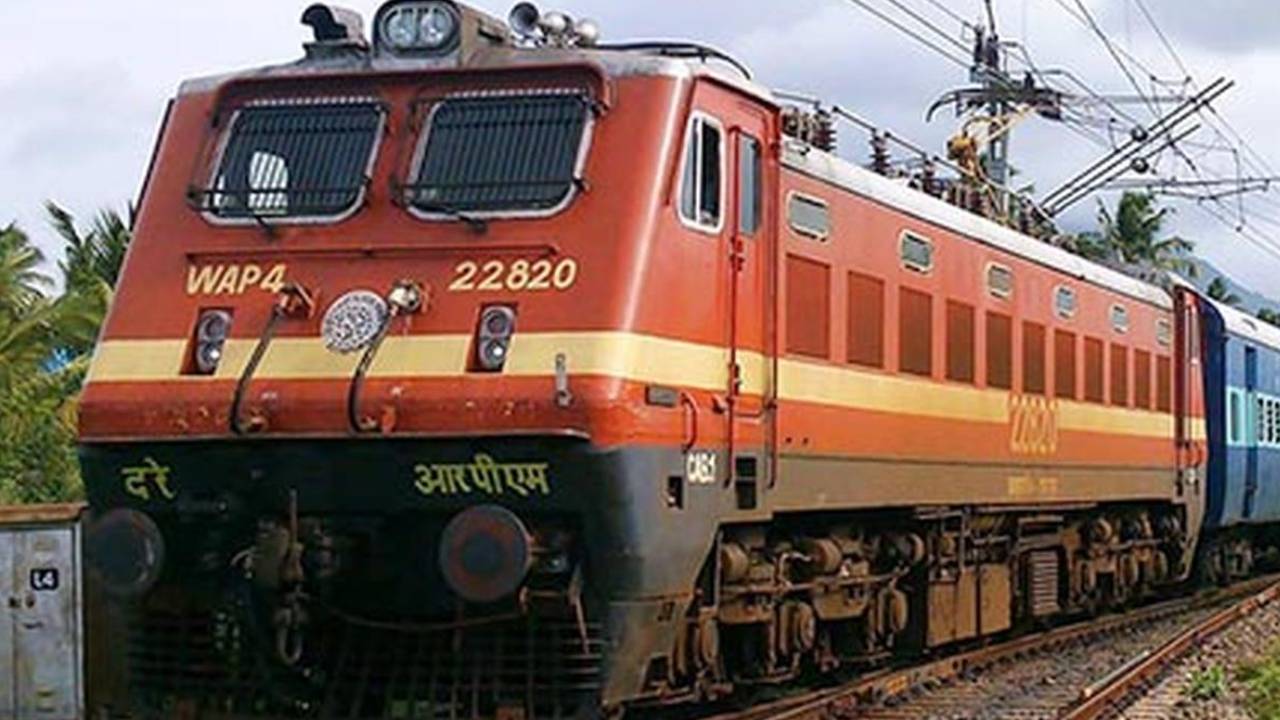 Sankranti Special Trains 2026 : సంక్రాంతి వేళ హైదరాబాద్ నుంచి వెళ్లే రైల్వే ప్రయాణికులకు గుడ్‌న్యూస్.. దక్షిణమధ్య రైల్వే కీలక నిర్ణయం