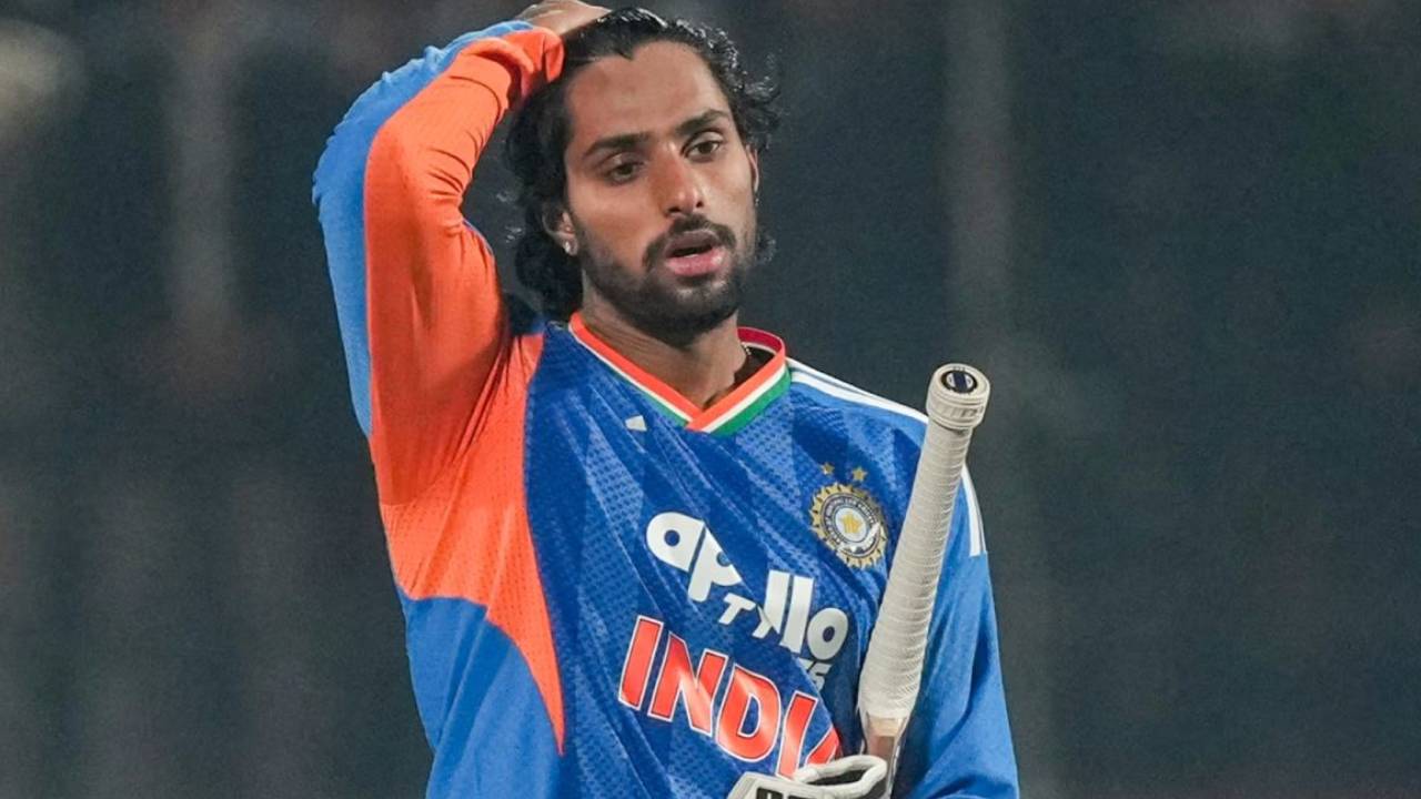 IND vs NZ Series : కివీస్‌తో టీ20 సిరీస్ వేళ టీమిండియాకు తిలక్ వర్మ రూపంలో బిగ్‌షాక్..