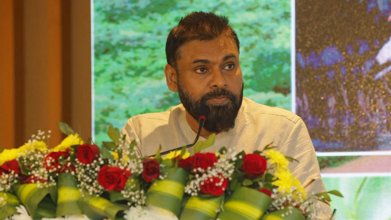 కొందరు పిఠాపురంలో ఏ చిన్న ఘటన జరిగినా వైరల్‌ చేస్తున్నారు.. వారికి చెబుతున్నా..: పవన్ స్ట్రాంగ్ వార్నింగ్