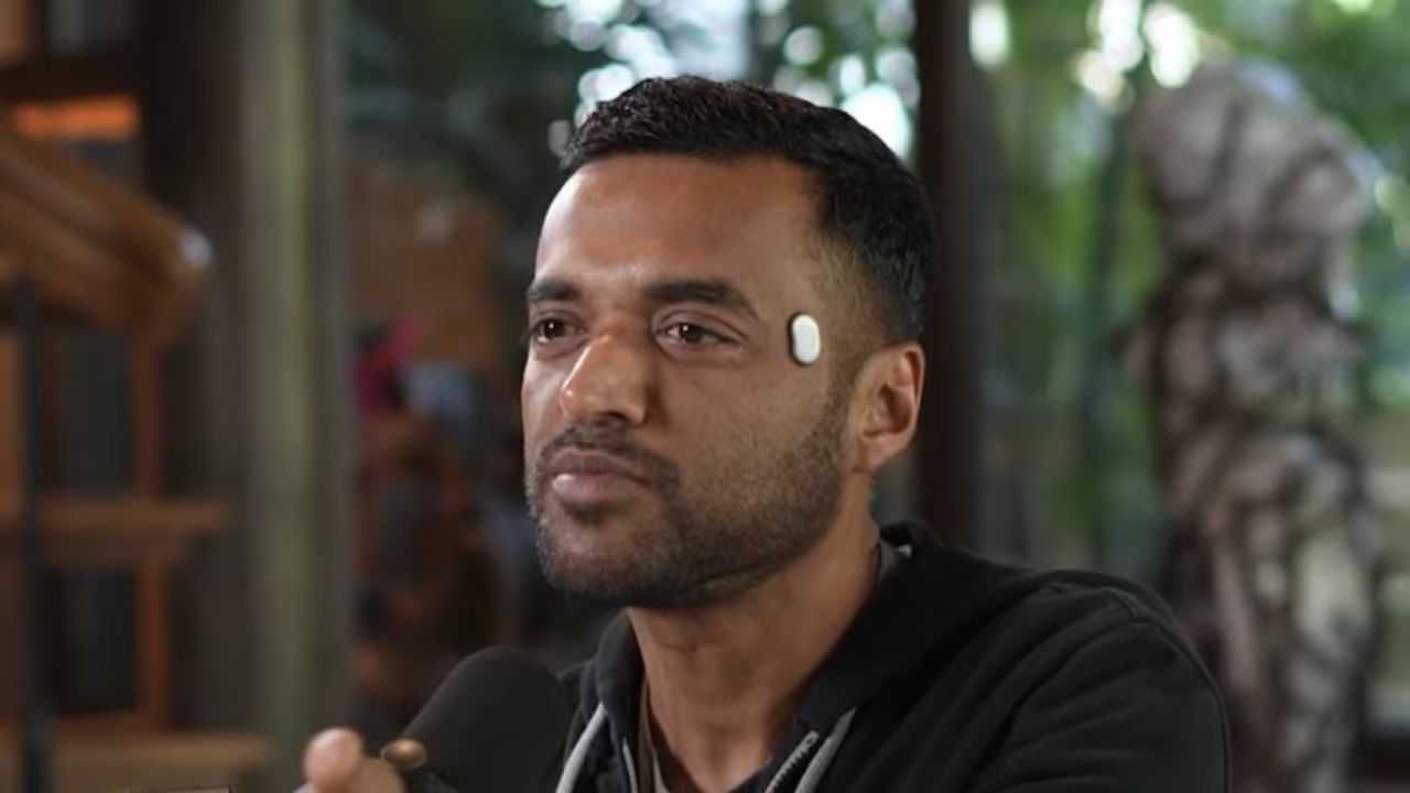 జొమాటో సీఈవో దీపిందర్ నుదుటి పక్కన పెట్టుకున్న ఈ డివైజ్‌ ఏంటి? వామ్మో.. దీనికి అంత సీన్ ఉందా?