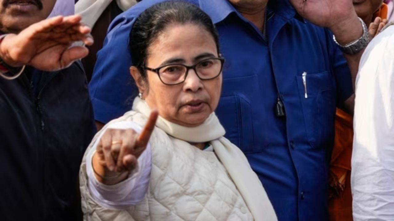 హైకోర్టుకు ఈడీ.. జనాలతో మమతా బెనర్జీ భారీ ర్యాలీ.. బెంగాల్‌ ఎన్నికల ముందు కీలక పరిణామాలు