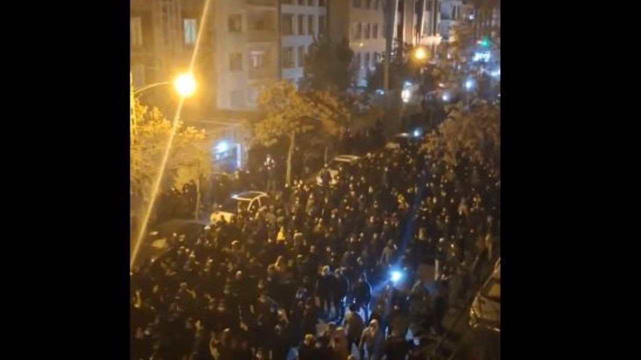 ఇరాన్‌లో నిరసనలు తీవ్రతరం.. ఇక క్రౌన్‌ ప్రిన్స్‌ తిరిగి వచ్చేస్తారా? నెక్ట్స్‌ ఏంటి.. “బాహుబలి తిరిగి వస్తాడు” రేంజ్‌లో..