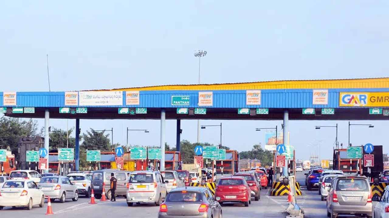 సంక్రాంతికి సొంత ఊరుకు వెళ్తున్నారా? ఈ ట్రాఫిక్‌ డైవర్షన్లు పాటించాల్సిందే.. పోలీసుల సూచనలు