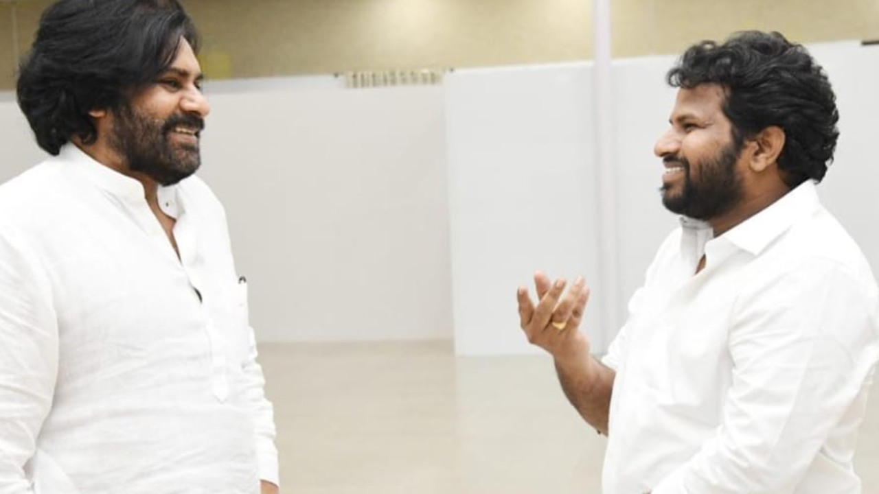 Hyper Aadi : పవన్ కి సపోర్ట్ చేస్తాను కాబట్టే నా మీద నెగిటివిటీ.. నన్ను టార్గెట్ చేసి మరీ.. వాటికి కౌంటర్ ఇచ్చిన ఆది..