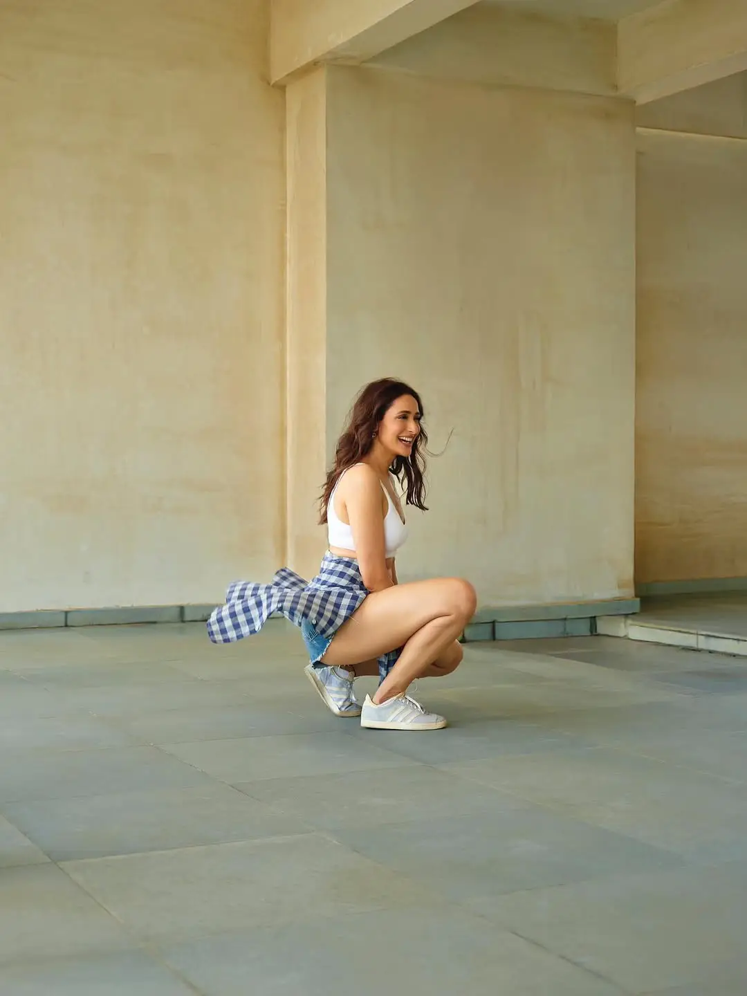 pragya jaiswal latest glamour photos (1)